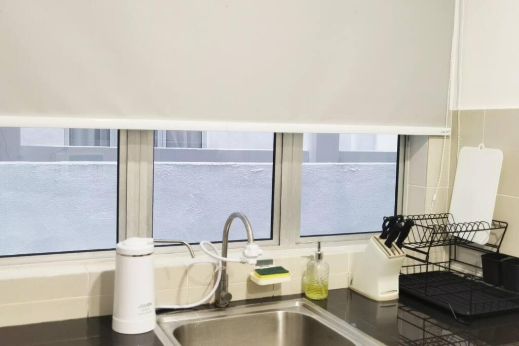 Emerald Avenue Cozy 3r3b 716 Apartment