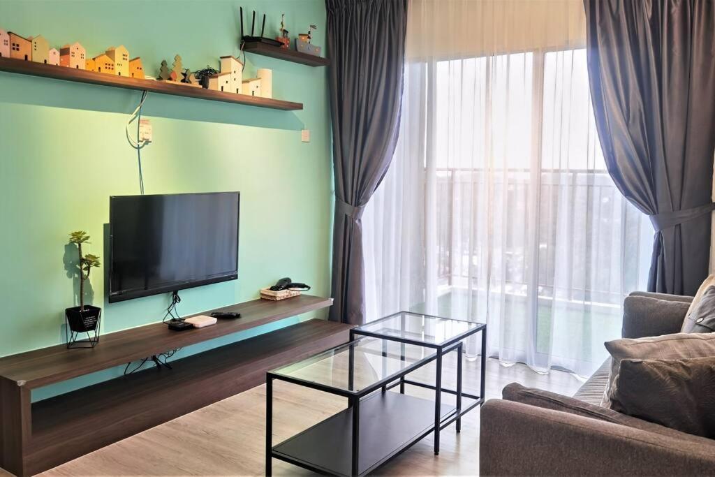 Emerald Avenue Cozy 3r3b 716 Apartment *